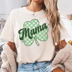 Graphic Mama St Patricks Day Shirt, St Patricks Mom Shirt Gift